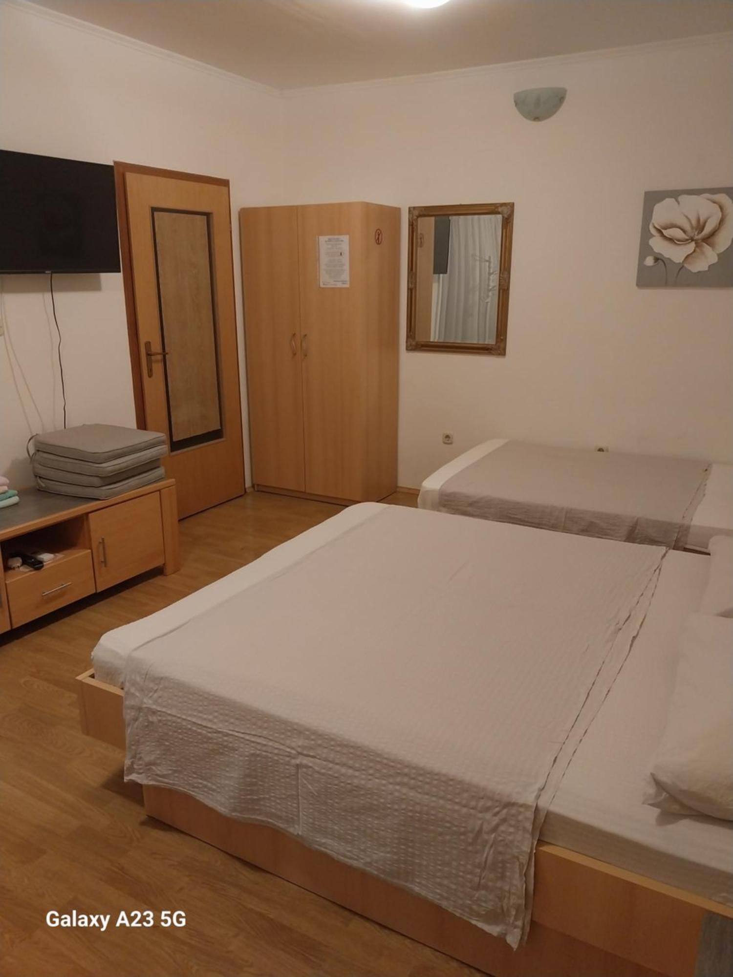 Apartmani Liberan Neum Buitenkant foto