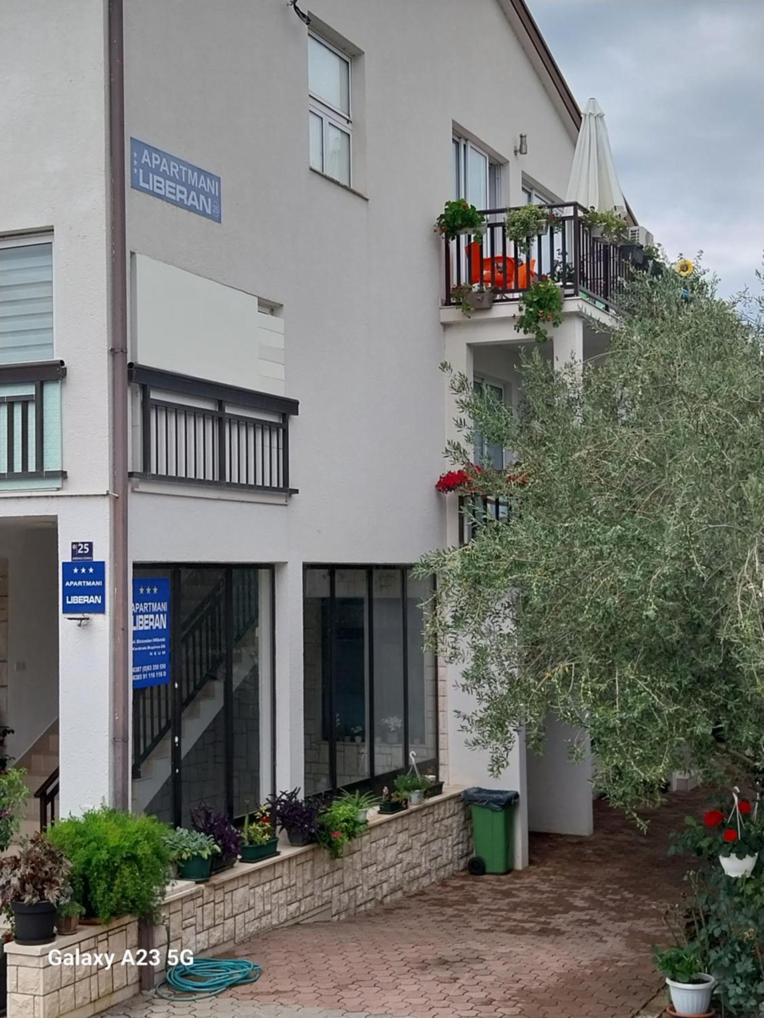 Apartmani Liberan Neum Buitenkant foto