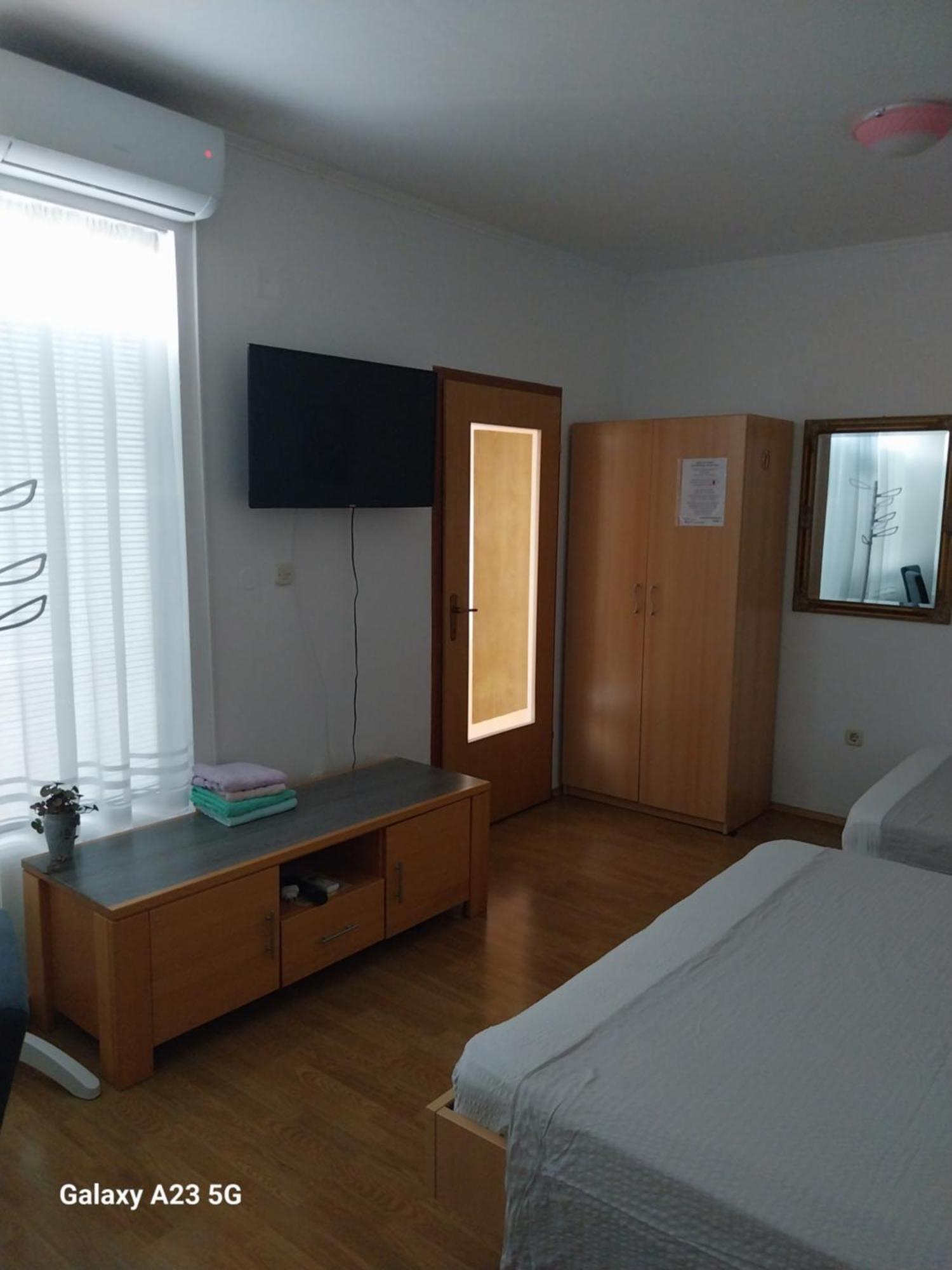 Apartmani Liberan Neum Buitenkant foto